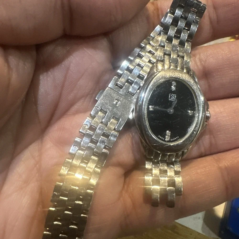 Working Vintage ESQ SWISS Women's Watch Silver Black Face 23mm Missing Band Link